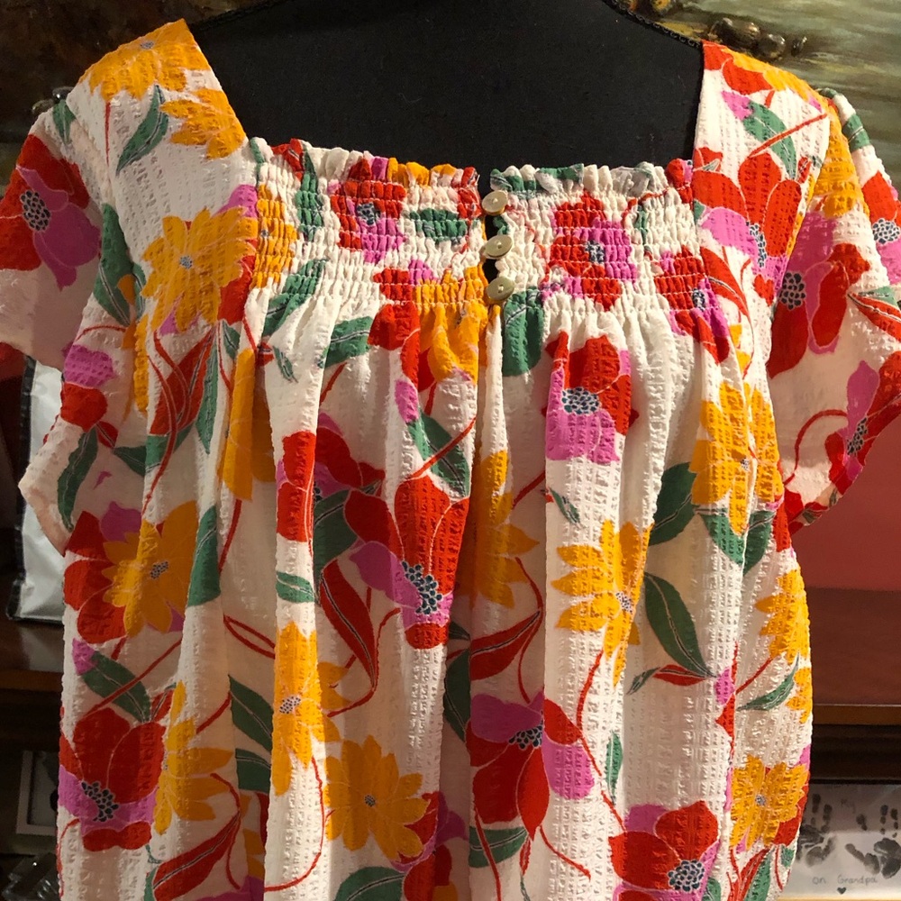 Draper James Multicolor Floral tropical Smocked Square-Neck tunics